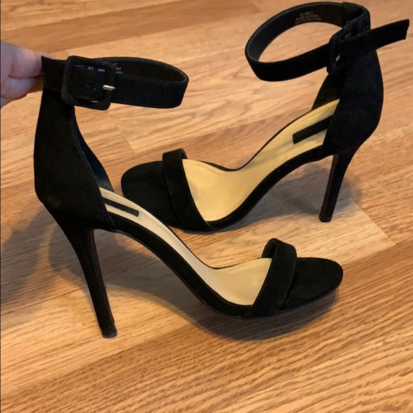 Black Heels size 6 - Picture 1 of 3